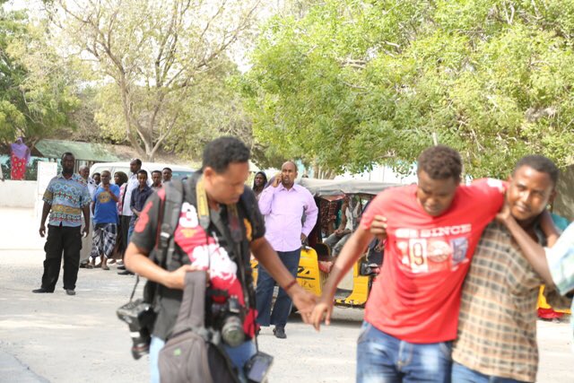 RadioDalsan1's tweet photo. PHOTOs Journalist wounded at  Hotel Dayax.They include Farah -AP Saruurow -Reuters Gacal,Gurey-Freelancers Abdiqadar Radio Kulmiye #Somalia https://t.co/ojvZEfgWDR
