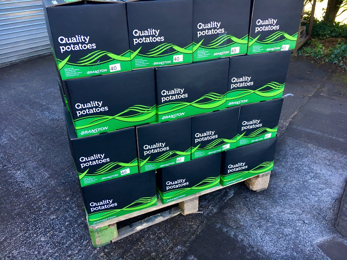 reylandpotatoes's tweet photo. Fresh in stock. 40's washed 15kg jacket/baking potatoes. Sourced locally from Branston Potatoes. Bright appearance, Reliable &amp; consistent! https://t.co/d05if5p2K4