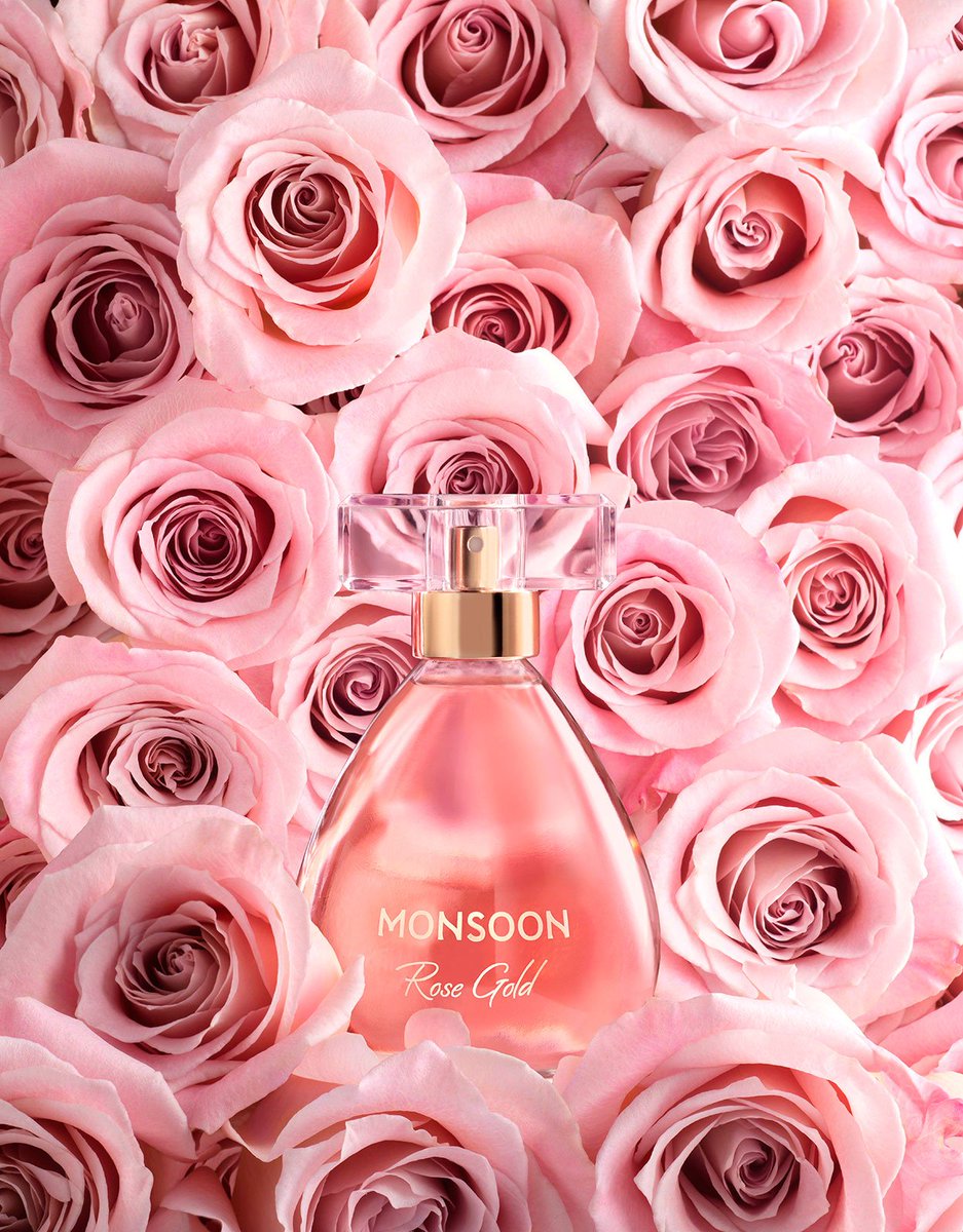 Какие духи нежные. Духи Роуз Роуз. Туалетная вода Роуз Голд. Диор розовый флакон цветочный аромат. Духи с ароматом розы.