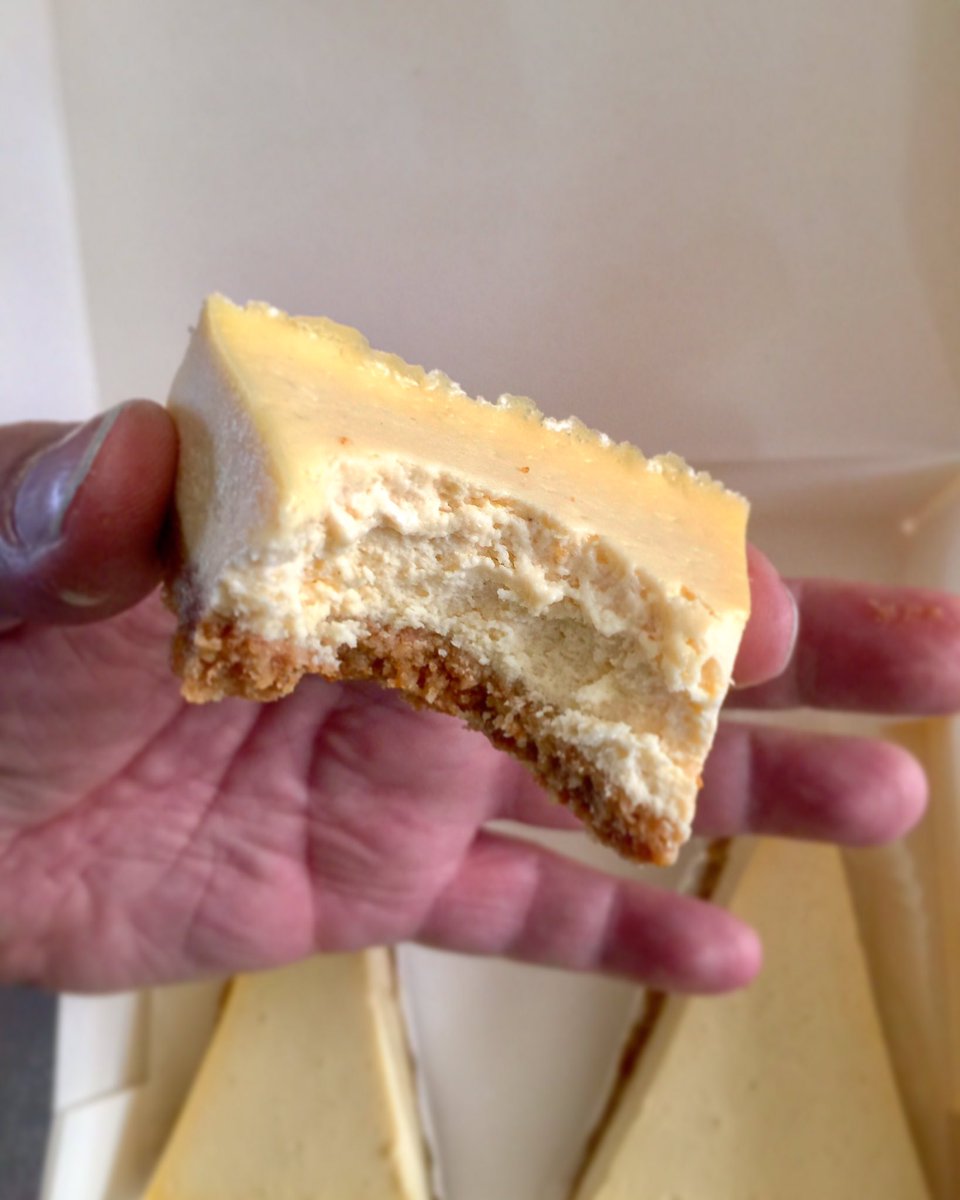 Le #cheesecake de #mademoiselleyummy est un véritable régal. Que du bonheur pour les papilles mademoiselle-yummy.fr #BONPLAN