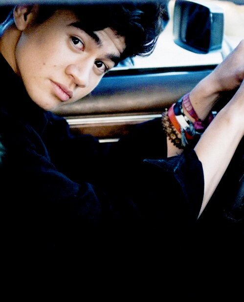 Happy birthday calum hood!!!!    