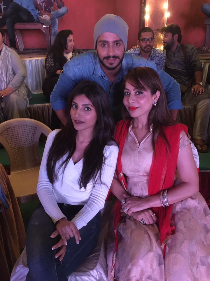 zyadathinker's tweet photo. Family!❤ https://t.co/PV5Lk5UzUn