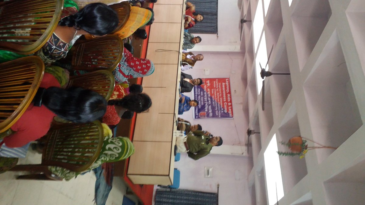 spbankura's tweet photo. #ChhatnaPS organised a #AwarenessProgramme on 24.1.17 to aware people about various social issues #ProjectJagaran. https://t.co/ufdjbBDo4K