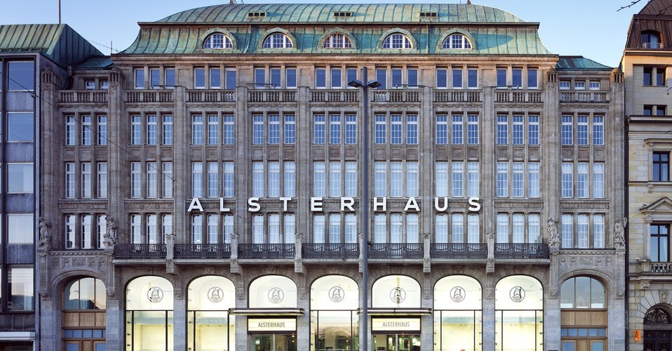 fabriano_btque's tweet photo. #FabLikes we love to be at @alsterhaus #Hamburg
#wearehere https://t.co/oMpwfU1QBV