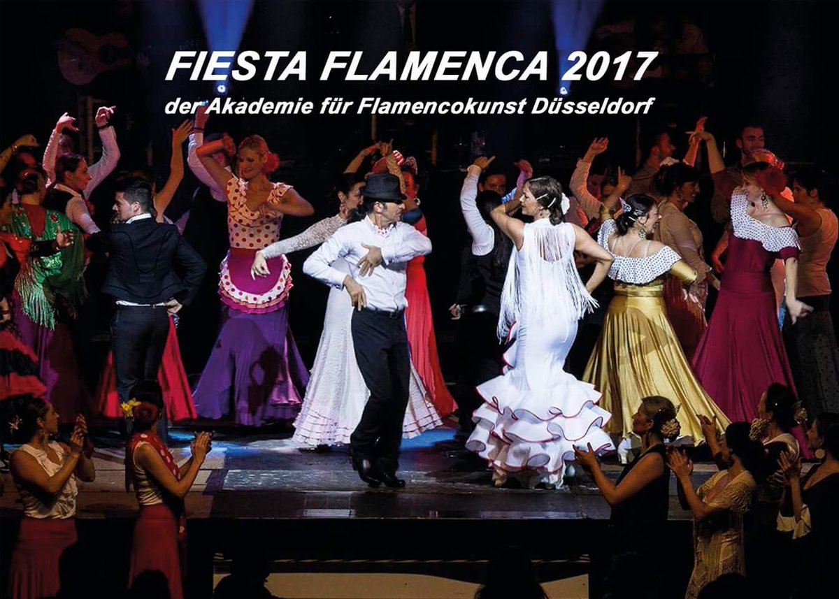 FlamenCati's tweet photo. #Duesseldorf #tanzschule #academiadebaile #feiert mit allen Schülern #tagderKomplimente #glück #feliz #flamenco 💃💃💃🌹🎉💣🎶😊 https://t.co/JPkItiPg6Z