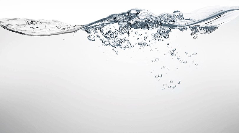 VesperFaering's tweet photo. Drinking water helps beat jetlag &amp; keeps you healthy on the road. @natsnutrition tips for how to get enough! https://t.co/VgueLr9YP6 https://t.co/TIBTrxxi7w