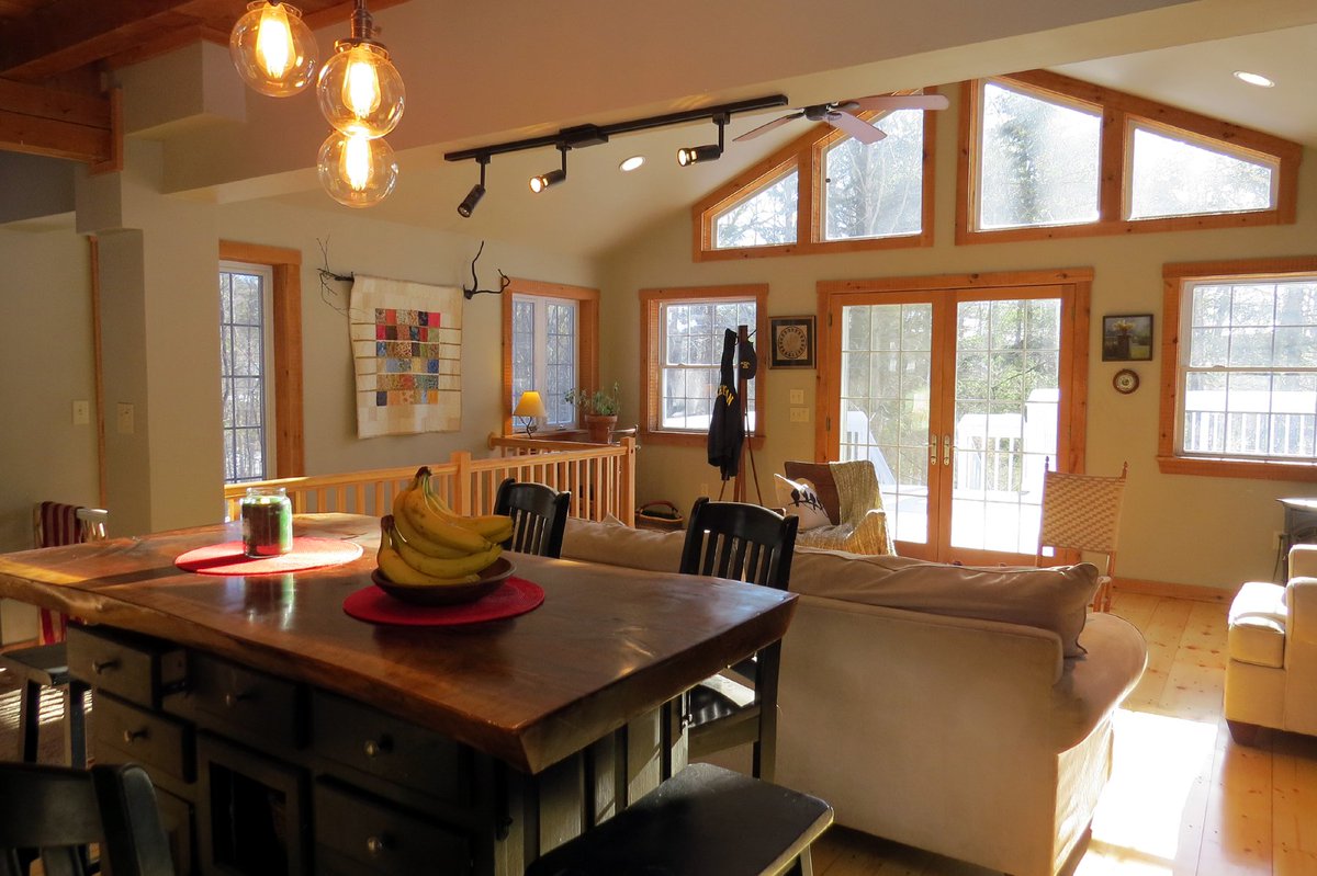 Kelley_RE's tweet photo. CAVENDISH COUNTY HOME PRICE REDUCED https://t.co/5jrnifPPDt #itsokemotime #cavendishvt #vtrealestate https://t.co/4dQmEXcFc5