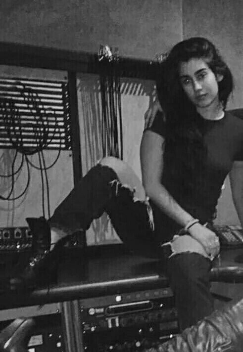 chaarlgdr's tweet photo. 'Cause i know i don't understand
 Just how your love can do what no on else can. https://t.co/YUtGO2gzka