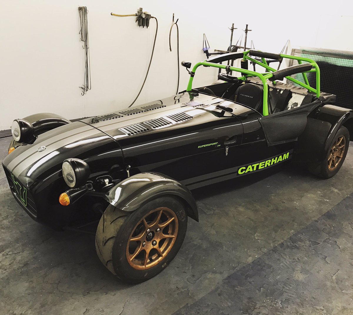 Gunmetal stripes and graphics we fitted to this quality Caterham for autoshack #graphics #clacton #colchester #ipswich #essex #cars #signage