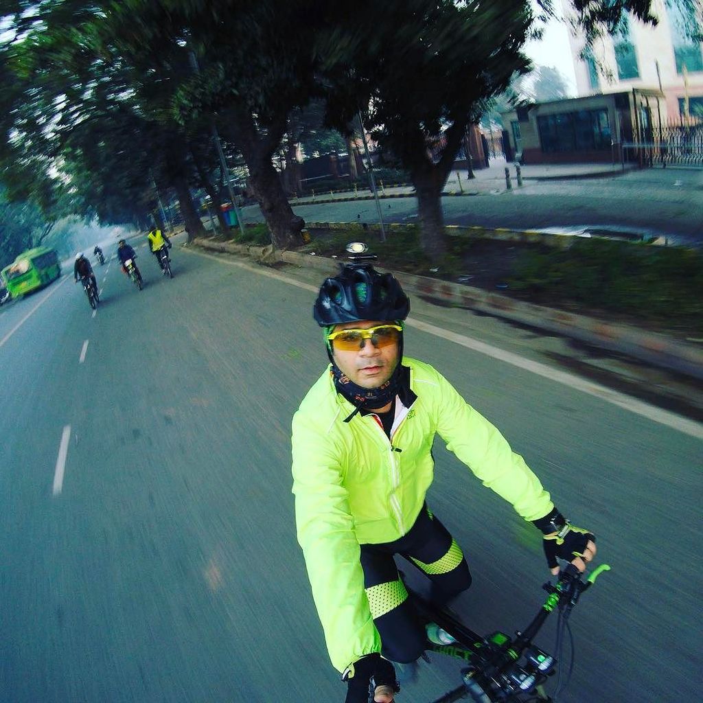 rishikap1977's tweet photo. Perfect@Selfie
#picoftheday #ghostkato5 #ghostindia #cycling #dontstop #selfie #gopro #go… https://t.co/wt2mjeZFOL https://t.co/7rfywKYSJO