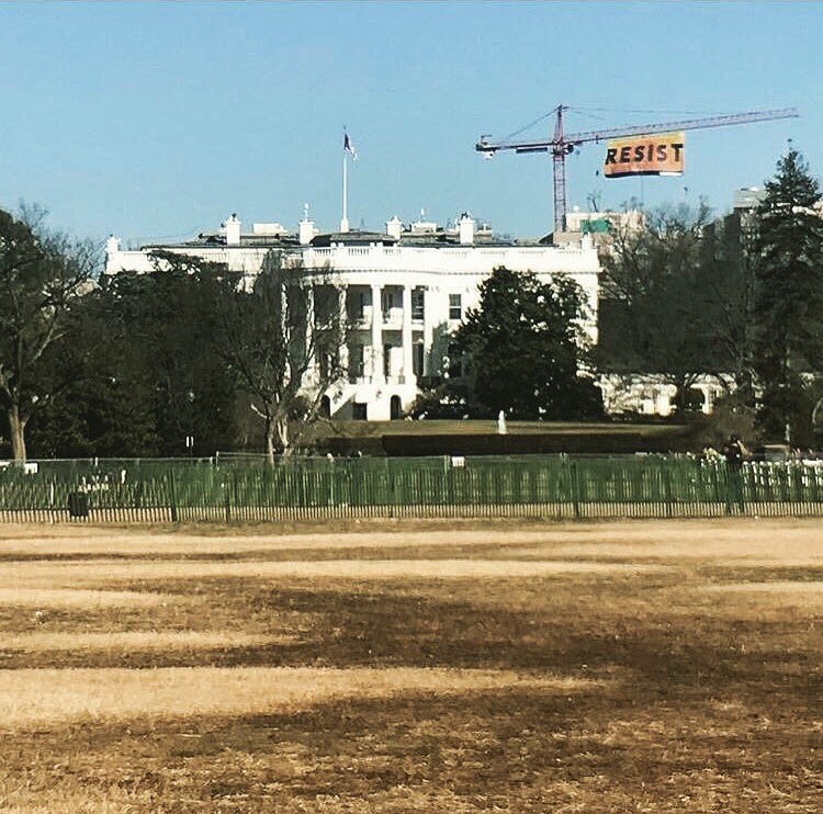 _NativeInLA's tweet image. #BannerDrop #NoDAPL #NoKXL #WaterIsLife #WhiteHouse