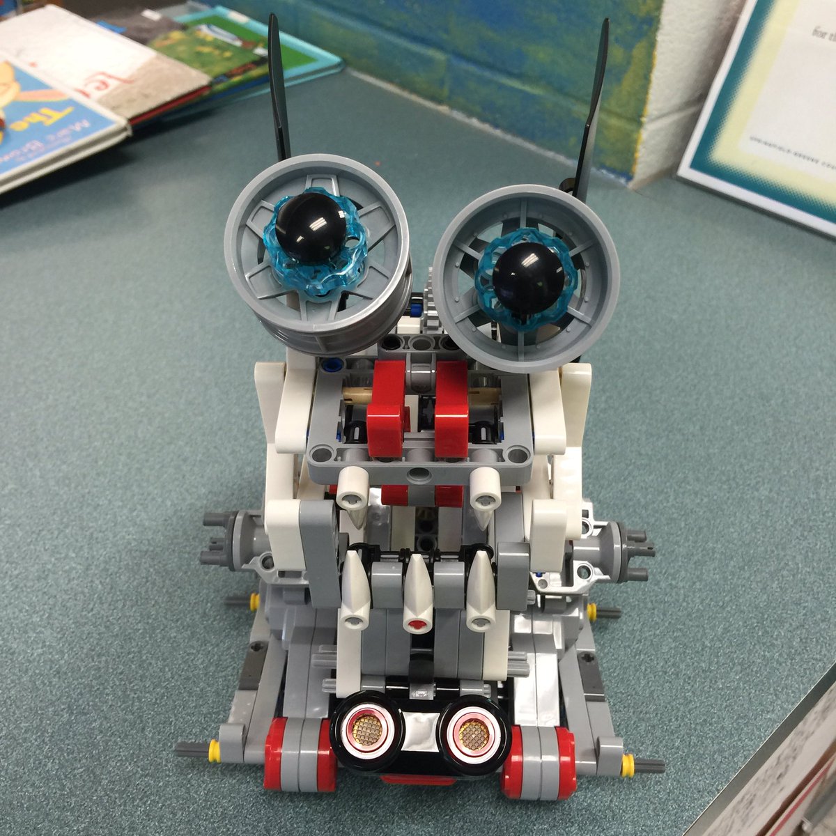 jillwinters's tweet photo. Getting our robots ready @McBrideMtnLions for STEAM night. @Foundation4SPS #mcbridejourney https://t.co/eRliKBiM8p