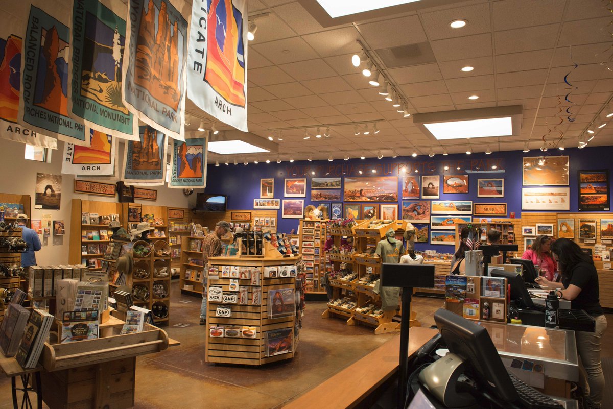 ArchesNPS's tweet image. Happy 50th Anniversary to our friends at Canyonlands Natural History Association! @CNHA1  supports public lands education in SE Utah. (cw)