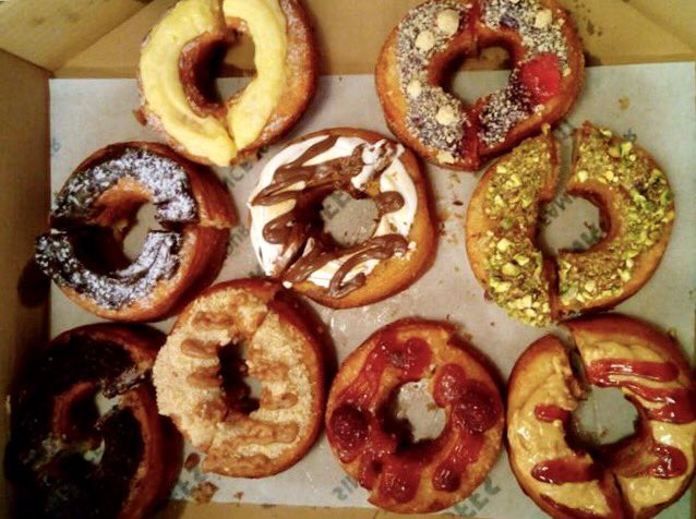 uniquedigital's tweet photo. Thank you so much to @WundermanUK for the wonderful surprise! Made our day 🍩 #GiveaSock https://t.co/x9BPj9Eglm