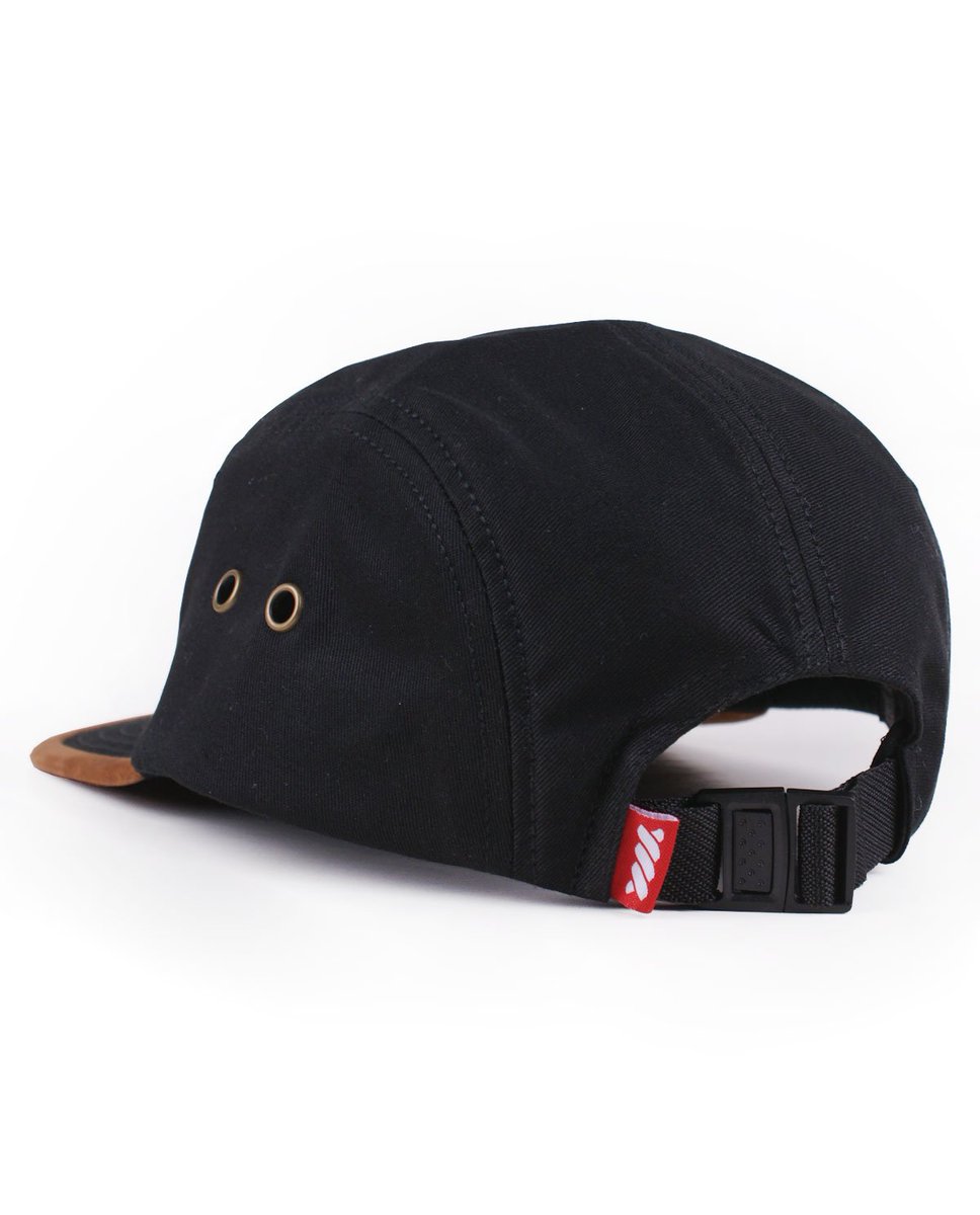 WDZG's tweet photo. 2 Eyelet Vents. Lubang kecil pada topi atau samping sweater sebagai ventilasi jalur keluar masuk udara. #WedWearing https://t.co/k1izFObQQu