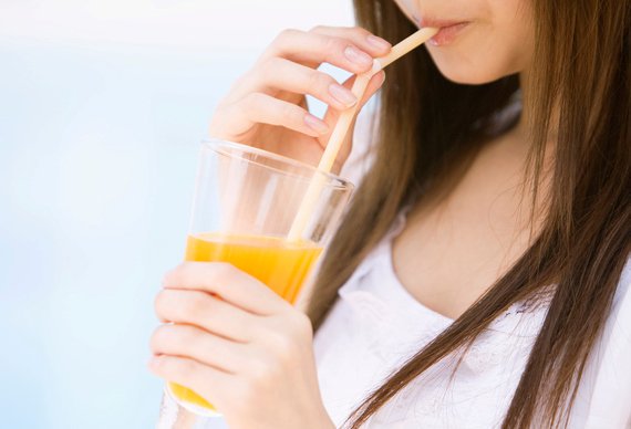 Grabbing a soft drink with lunch? Use a straw to minimise tooth exposure to sugar and acid bit.ly/2ks3IFd
