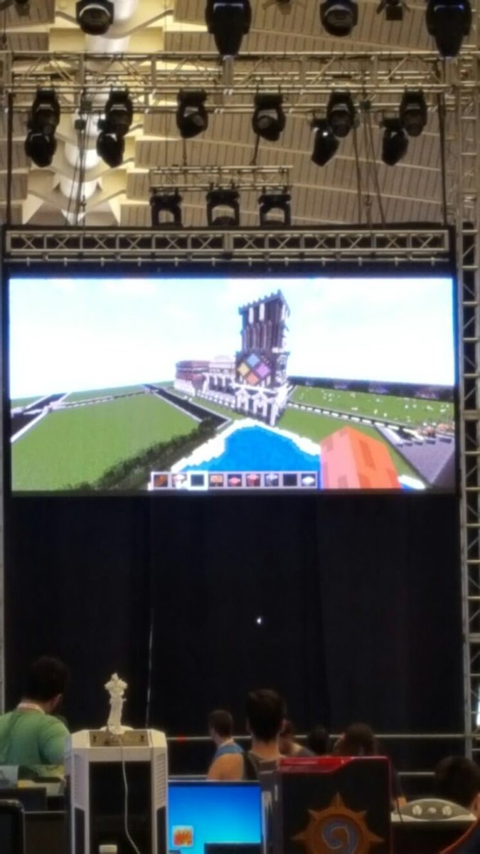 Noakrunk93's tweet photo. Momentos #TLP2016
Cuando @Mrchemita y yo ganamos un concurso de construcción pero estamos durmiendo y nos pasan fotos. https://t.co/aTUVWBebsq