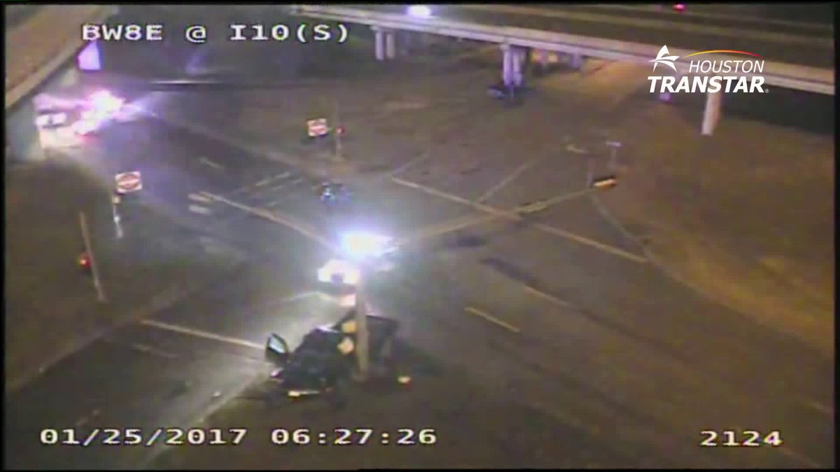 EOMaggie's tweet photo. #TRAFFICALERT: Fatal single-car crash on Beltway 8 East feeder road at I-10. https://t.co/HNQCH3Efi3