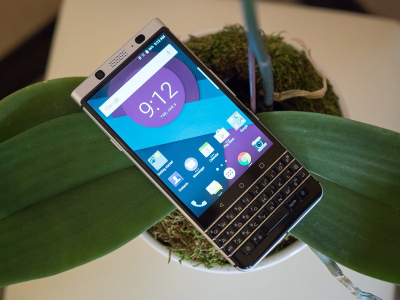 BlackBerryLatm's tweet photo. #BlackBerry #Mercury #ComingSoon #mwc17 #Barcelona #febrero https://t.co/gT3KQxaqfY