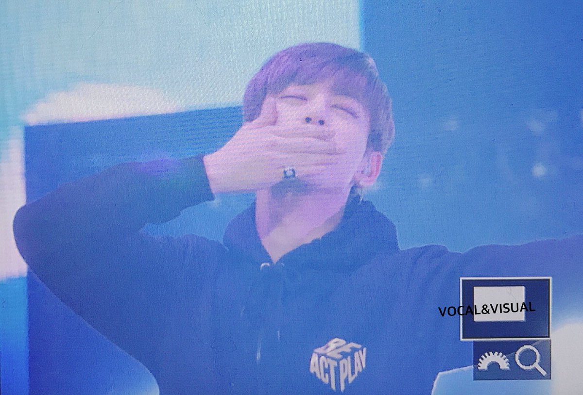 Vocal_Visual's tweet photo. 170125 #대현 @BAP_Daehyun ❤️😘 https://t.co/FKq0XvZG1K