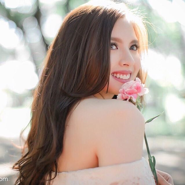 OFCYsaBaes's tweet photo. To our baby girl, HAPPY 18TH BIRTHDAY! We're always here to support you! We love you so much!! ❤ #HappyBirthdayYsa https://t.co/BARq8d0Qmu