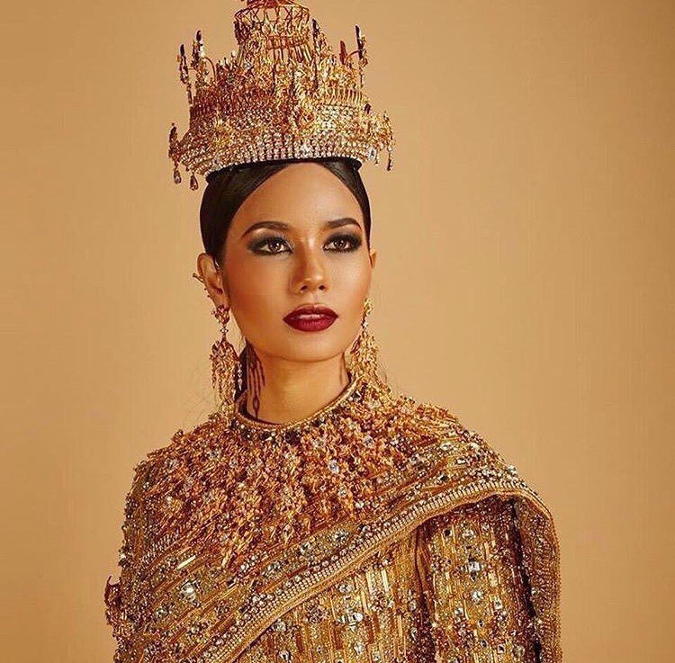 930121P's tweet photo. I forgot how to breathe. 
#MissUniverse #Thailand https://t.co/jwZ59NstG4