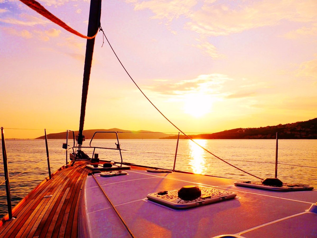 BareboatHols's tweet photo. A gorgeous #WanderlustWednesday from Marina Seget in Croatia #SailingCroatia #CroatiaSunset #Summer2017 #BringItOn https://t.co/KEBk9oWerp https://t.co/wWb1QzfGFf