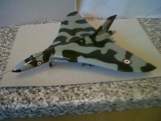mike37pullen's tweet photo. @PtruckerJ @RobExRAF @AvroVulcan617 @TonkaGR1 @ROD558 @Linda_b_123 @MalagniniNico New Vulcan today #XM600 Dambusters https://t.co/uNH484rhyo