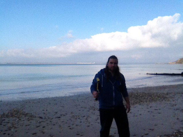 Searching for marine fossils on #IsleofWight and listening to <a href="/HeyScoops/">Matt and Mattingly's Ice Cream Social</a> - great morning!