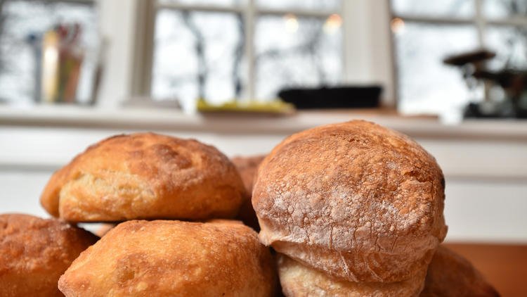 jenwsheehan's tweet photo. The art of making bread: https://t.co/H13Gga121J @thewayfarebaker @BFBLGLV @TrexlerFarmMkt @Beetsworkin https://t.co/1FGOd05CdG