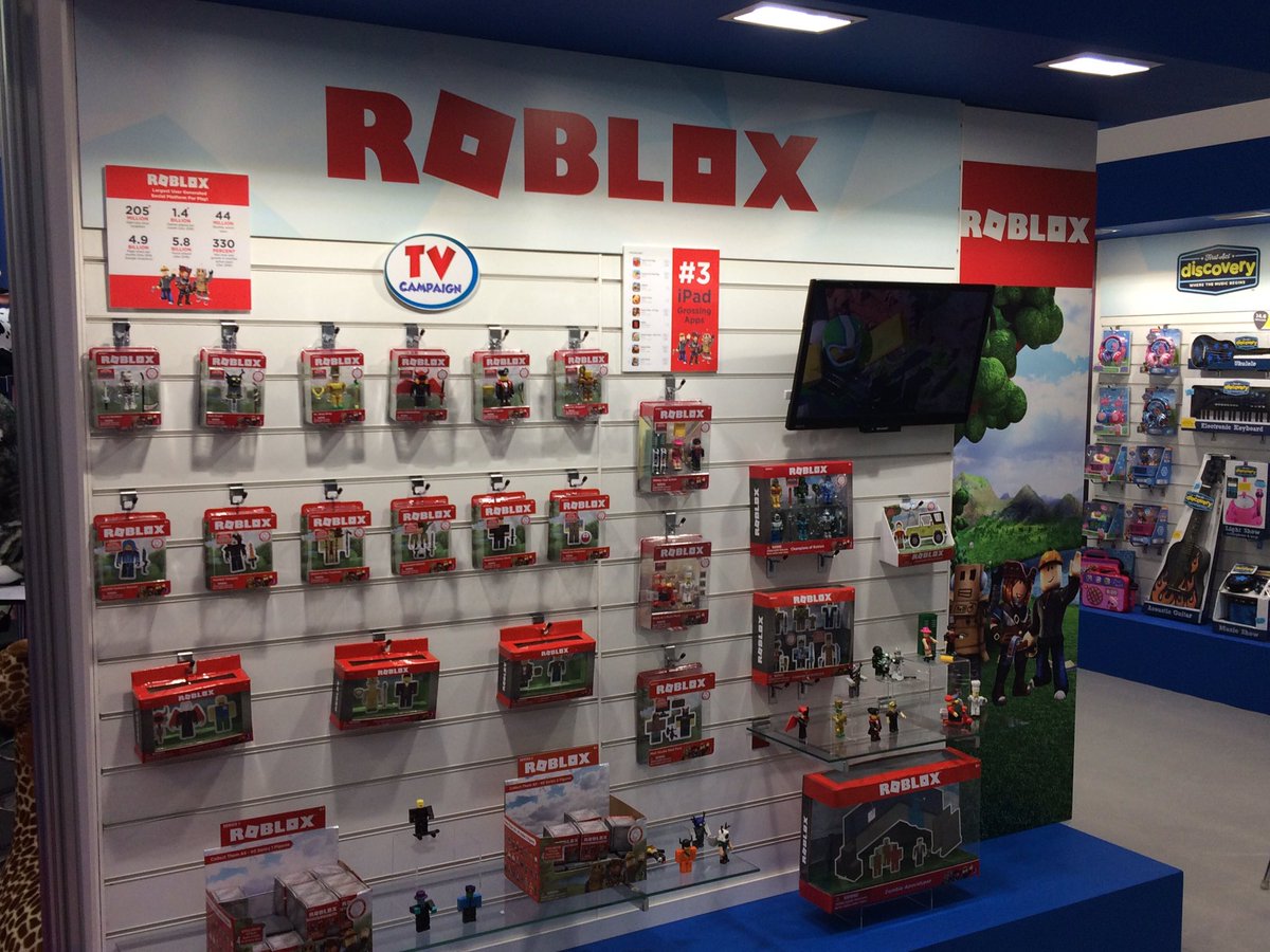 Licensingsource On Twitter Huge Interest In The New Roblox Toy Line From Jazwares Good Looking Property With Lots Of Potential Toyfair2017 - roblox toys toys r us