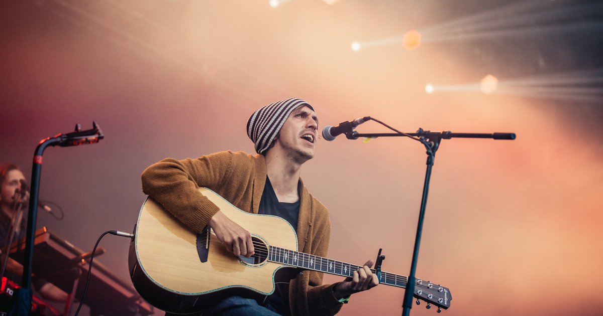 Wally zorgt met 'Misère' voor de sterkste stijger in de Vlaamse top 50 van 46 naar 3. <a href="/umusicbe/">Universal Music BE</a> <a href="/TopNotchNL/">Top Notch</a> <a href="/WallyTopNotch/">Wally</a>