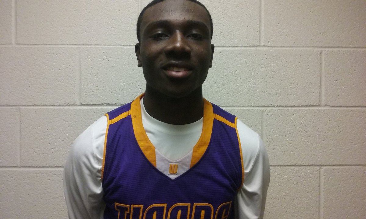 PrepHoopsSC's tweet image. 2017 Wilson Jamal Bryant scored 20 points to surpass 1000 points for his career in a 68-47 win over Marlboro County.@11BryantJ @Dmcqueen4D