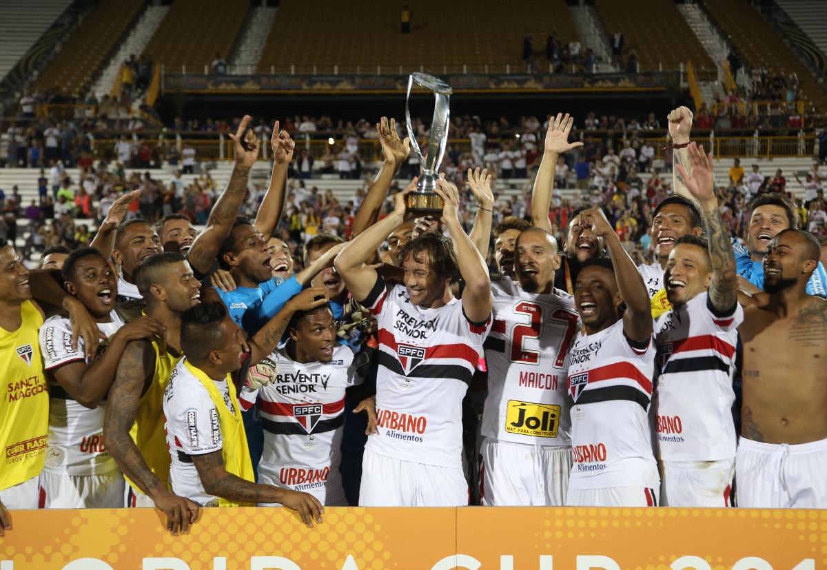 HugoKubachek's tweet photo. @FloridaCup2017
@SaoPauloFC d @DiegoLuganoorg venció el pasado Domingo a @Corinthians 4-3 x penales luego d empate a 0
SAN PABLO CAMPEÓN !!! https://t.co/yZNo3zVG4h