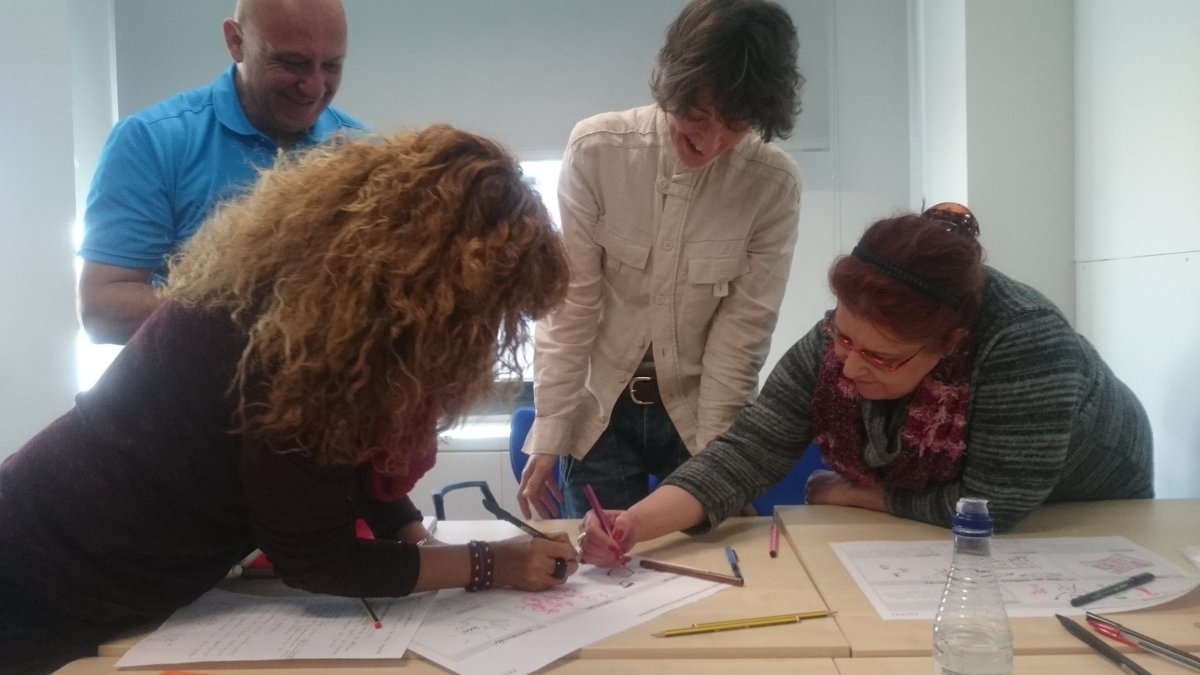 GermanGullon's tweet photo. Qué gusto trabajar con los JÓVENES mayores de 45 años en nuestro taller de #designthinking para @MADRID y @Factoriamadrid #valbhy https://t.co/i5xSdONn65