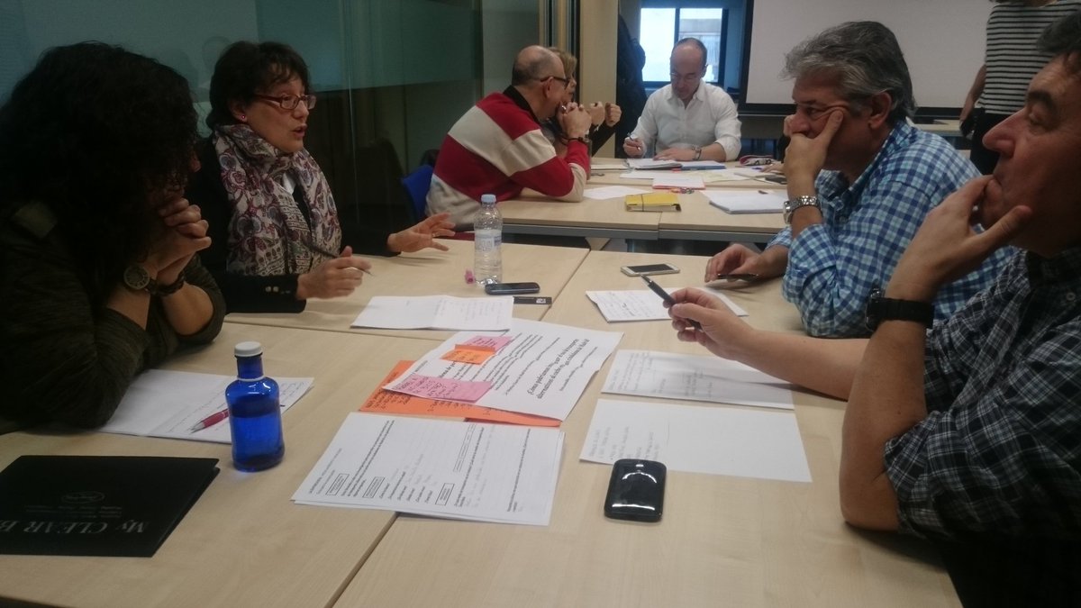 GermanGullon's tweet photo. Qué gusto trabajar con los JÓVENES mayores de 45 años en nuestro taller de #designthinking para @MADRID y @Factoriamadrid #valbhy https://t.co/i5xSdONn65