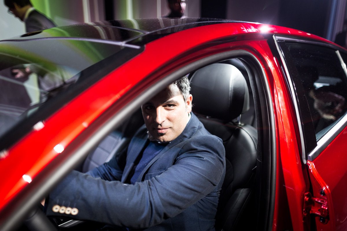 RaffoAR's tweet image. Vuoi salire? Andiamo a fare un giro: però decido io dove si va. #KiaStinger #KiaMediaLounge