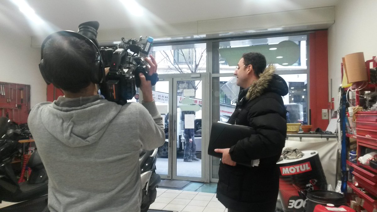 ElektronRP's tweet photo. Tournage avec #Instaled pour un reportage sur les éclairages dans @LaquotidienneF5 #conso #LED https://t.co/YYagw6MJO9