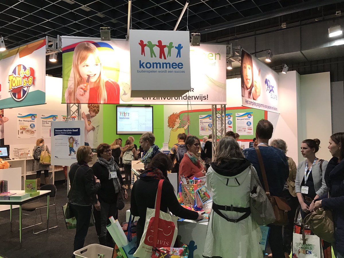 De dames van <a href="/Kommee1/">Kommee, buitenspelen</a> trekken belangstelling. Ook meer weten over buiten spelen en toch leren? Kom naar hal 9, stand E.002