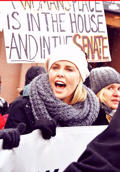 CharlizeLife's tweet photo. Подводим итоги «Марша женщин» в штате Юта с Charlize Theron! #CharlizeTheron #Sundance #WomensMarch #MarchOnmain https://t.co/hcnKgIGGCS https://t.co/GcPYdXwGIO
