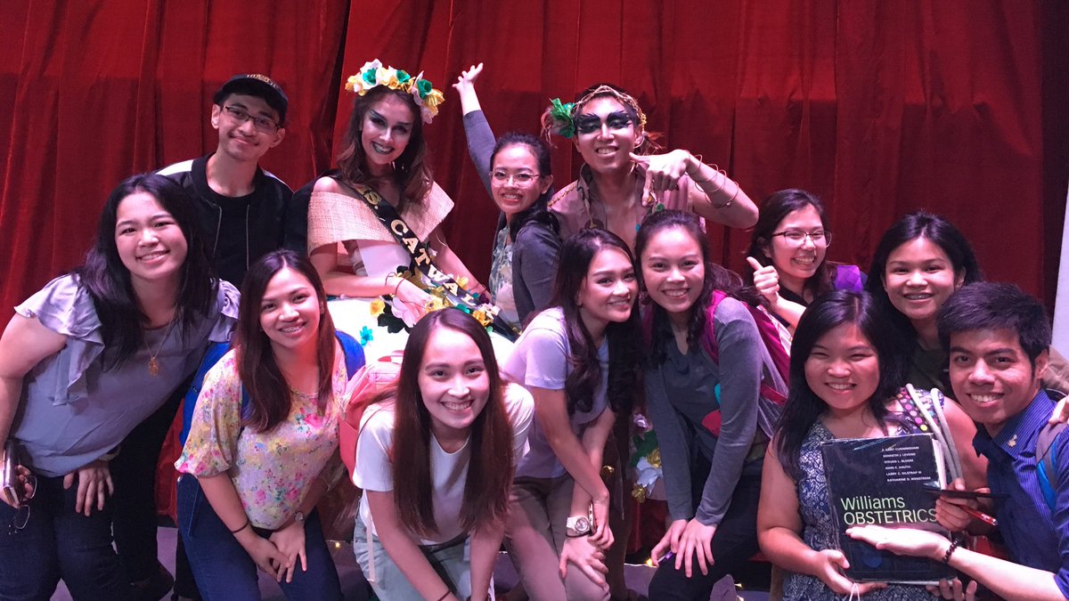 Bmed2019's tweet photo. 2B models Adele Gillen &amp; David Fuentes + Glam team! You did a great job tonight guys! #Naturevolution2017 #wheninB #BMed2019 ♍️🌿🐝 https://t.co/VYDEYtzHzb