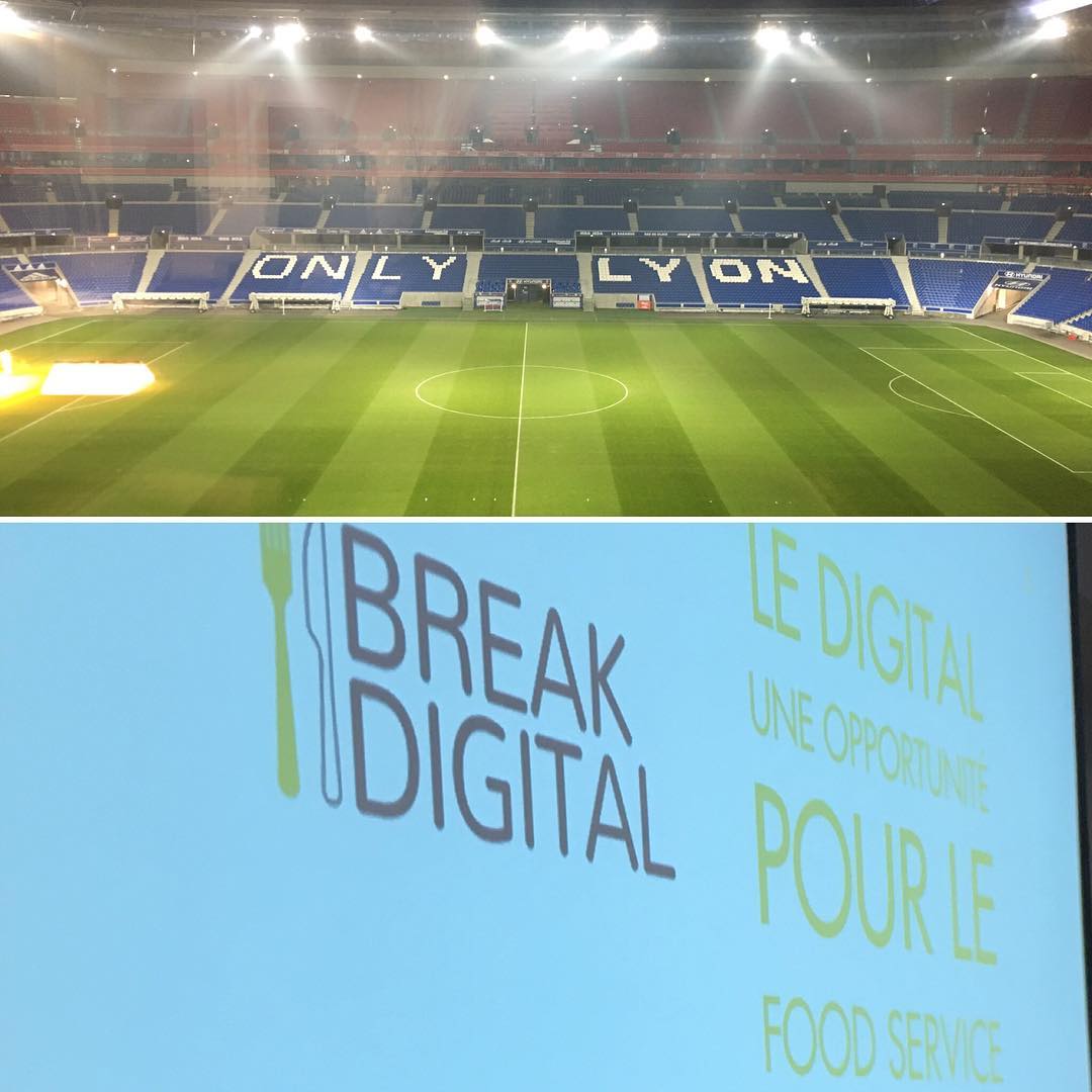 foodandyoulyon's tweet photo. Merci à l’agence @Viadigis de nous permettre de voir le @ParcOL complètement vide ! #BreakDigital #Lyon https://t.co/791iJbxGmh