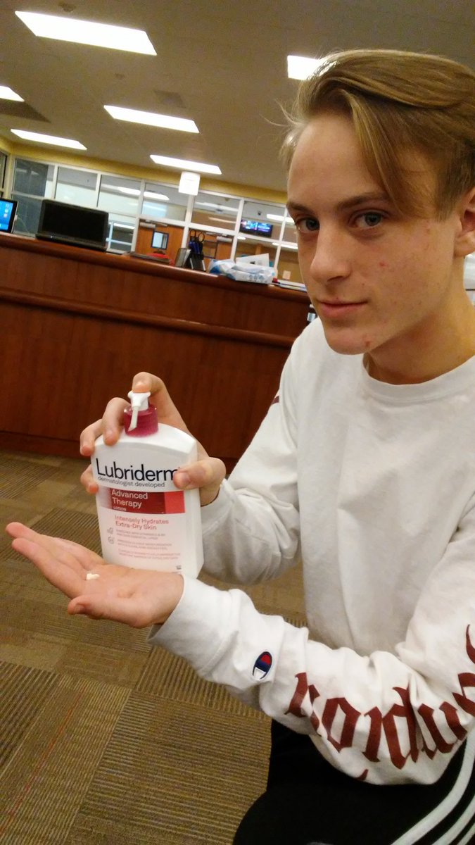 NxthxnielB's tweet photo. Summit library comin in clutch @Summitlotion https://t.co/7SA47VE8bi