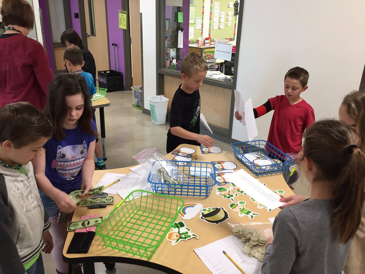 <a href="/SummerGault/">Summer Gault</a> @Dr_Hinojosa1 <a href="/BoerneISD/">Boerne ISD</a> 3rd grade students working on real life division applications in a "division workshop"