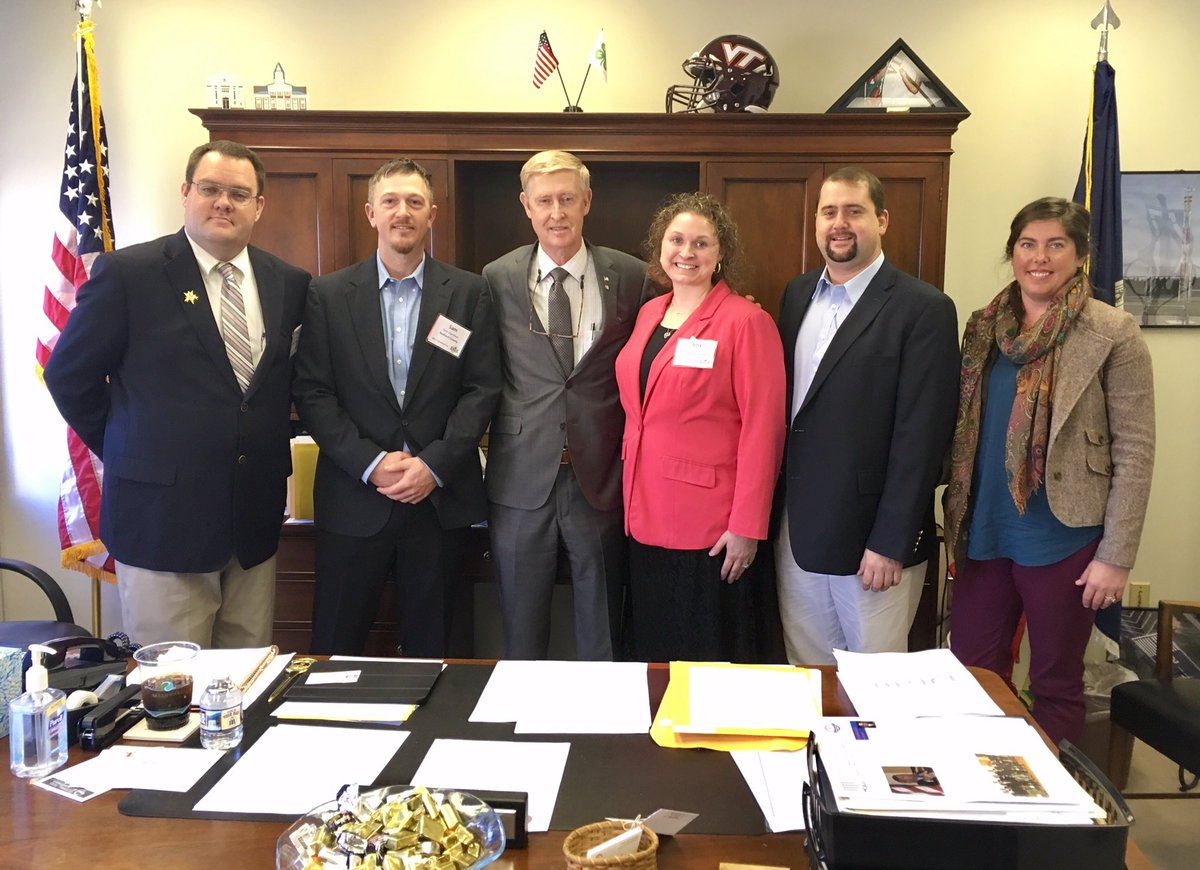 VaFarmBureau's tweet photo. Our Bedford County Young Farmers visiting with @TerryAustin4HOD! #MeetVaAg #FBProud https://t.co/ZeVnVUb5hk