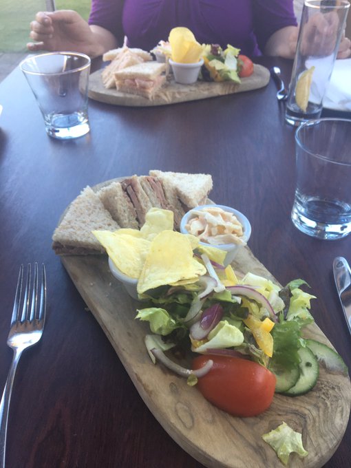 Ooooh lunch time https://t.co/fvd3roEBrw<a href="/tag/femdom"class="tags"><span>#femdom</span></a><a href="/tag/submit"class="tags"><span>#submit</span></a>