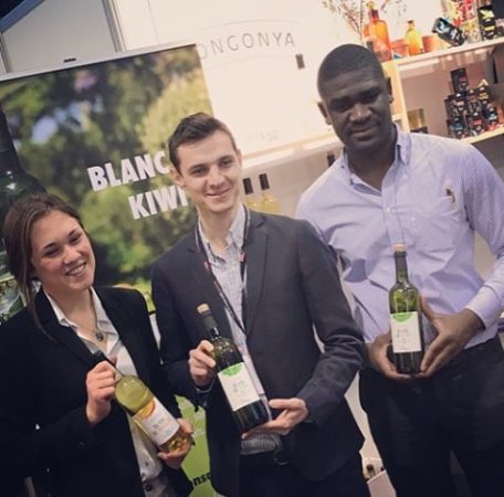 LongonyaWine's tweet photo. Et nous voici, l'équipe Longonya, vous remerciant d'être passé nous soutenir !
Dernier jour du SIRHA pour les retardataires ! https://t.co/ULf2TZCHst