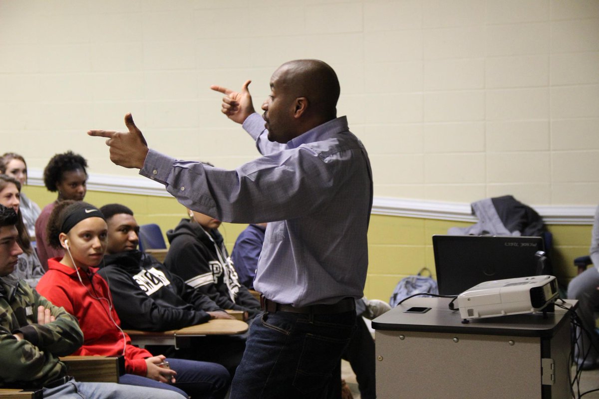 Buckhorn_High's tweet photo. Thank you, Mr. Lamont Dupree, Program Coordinator of the N. AL Area Health Education Center, for speaking to our career tech Ss today! https://t.co/EIMRLbXfjn