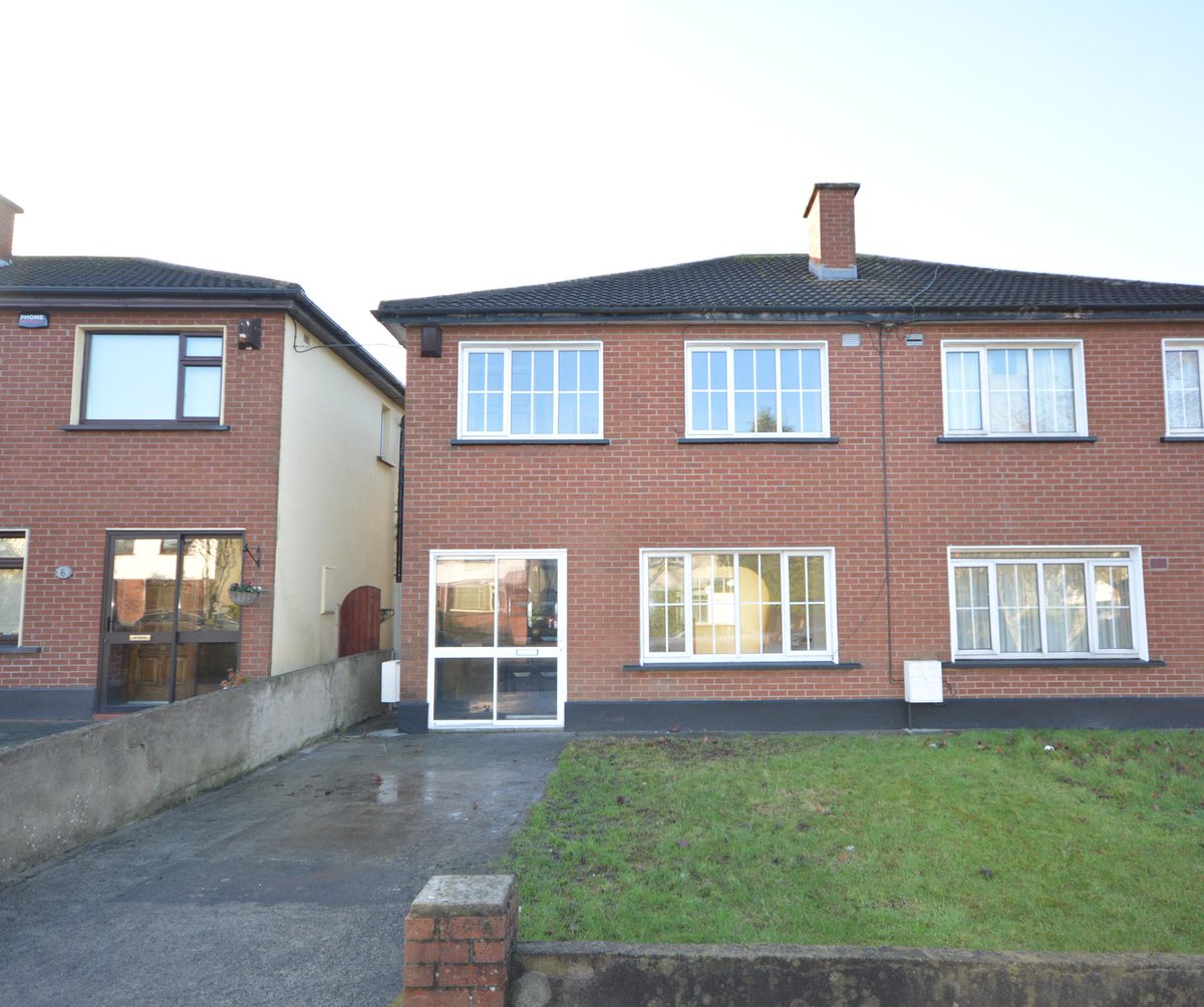 Flynnassoc's tweet photo. #newtomarket #4bedsemi #excellentlocation https://t.co/CqoeCU27dI @MyHomeProperty https://t.co/UCfeH3YyNh