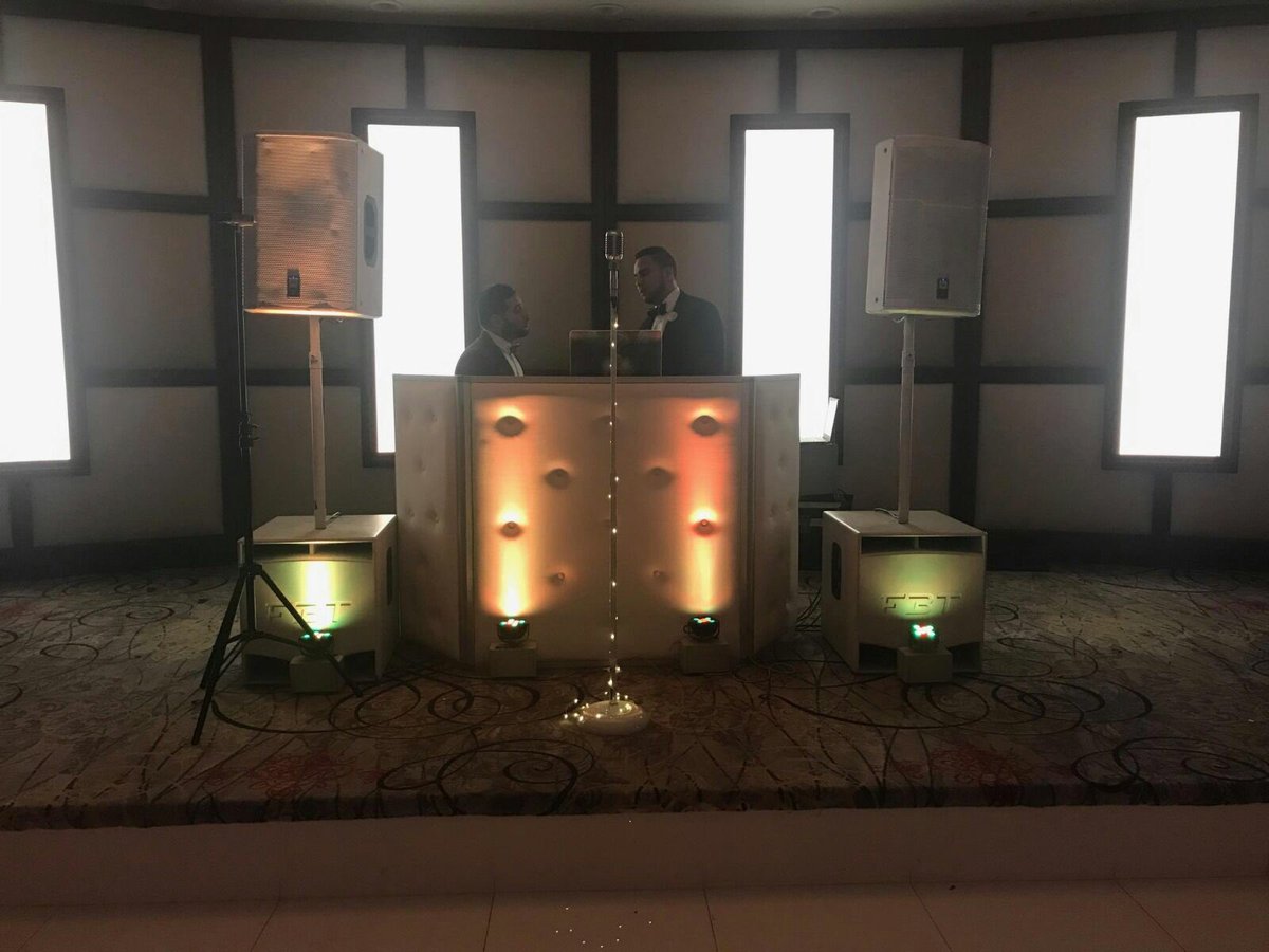 UltimateSoundNY's tweet photo. December 30th wedding at Gala Events with DJ Jimmy and MC Raul! Congratulations to Jennifer and Andrew! https://t.co/zJ1Yml3wZn
